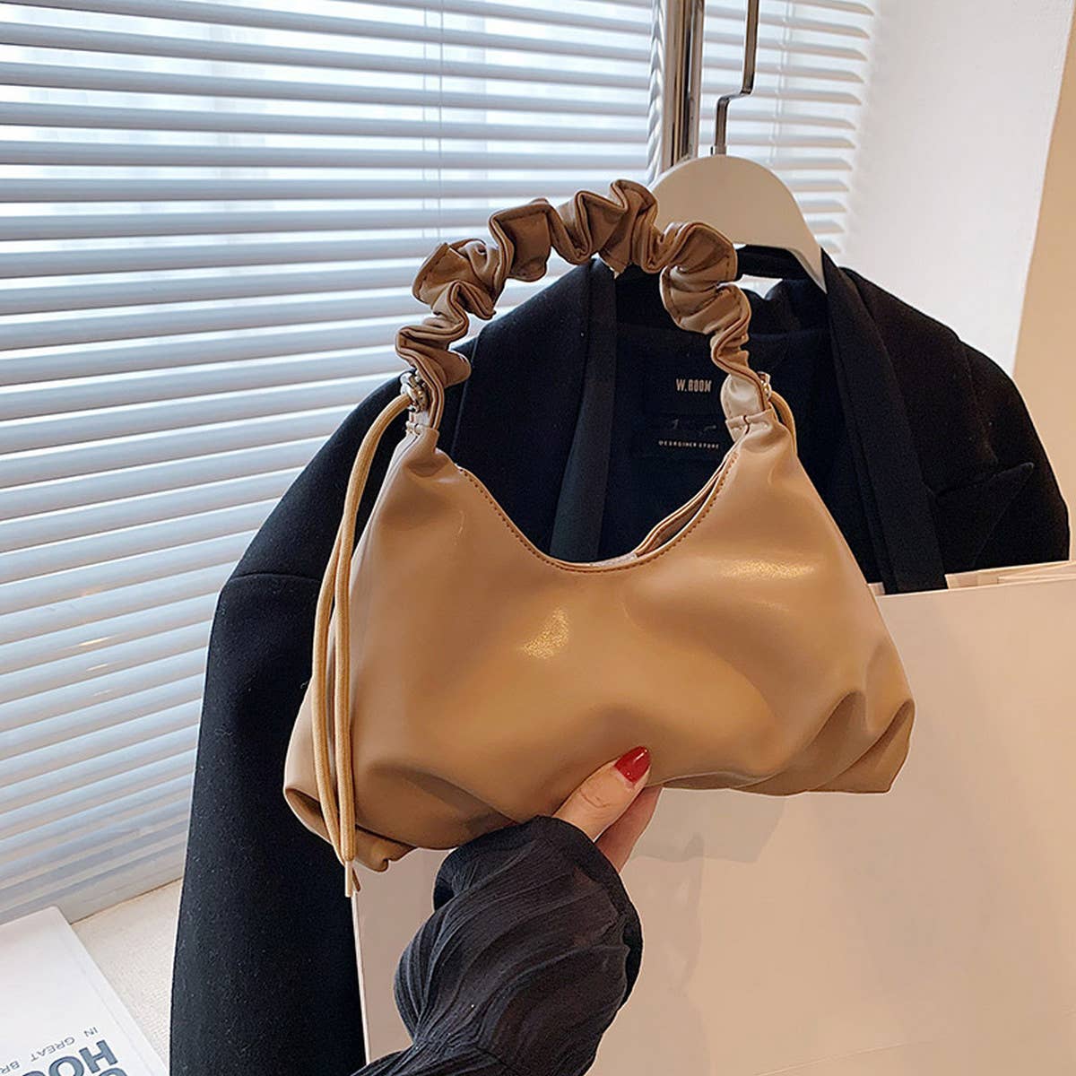 CASUAL PLEATED CLOUD BAG SHOULDER BAG_CWAB1585