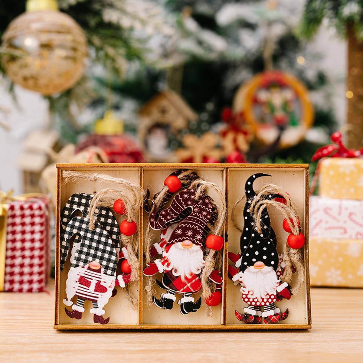 CWMM10277_CHRISTMAS WOODEN FOREST ELF HANGING DECOR