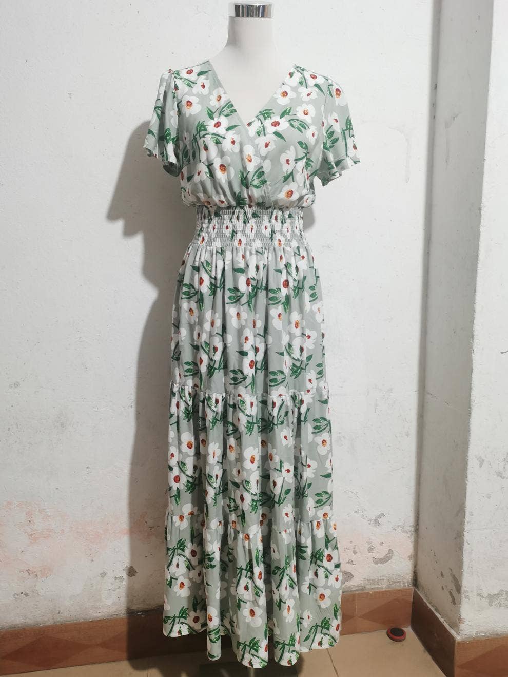 Fashion V-neck style waistline swing long dress