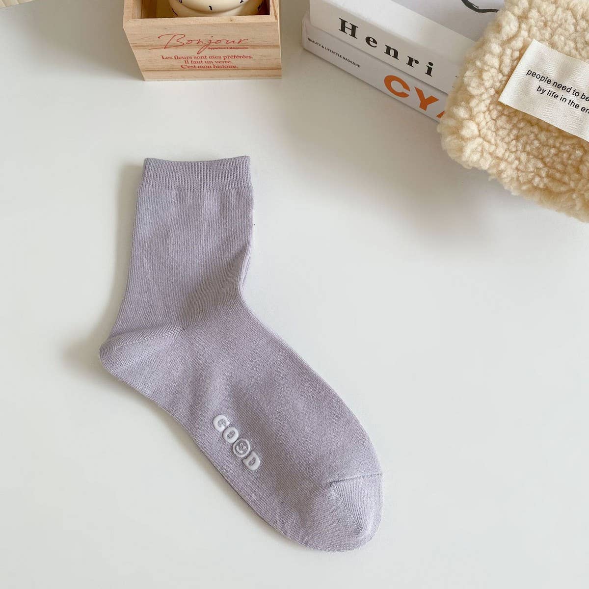 NEW AUTUMN AND WINTER LETTER SMILEY FACE SOCKS