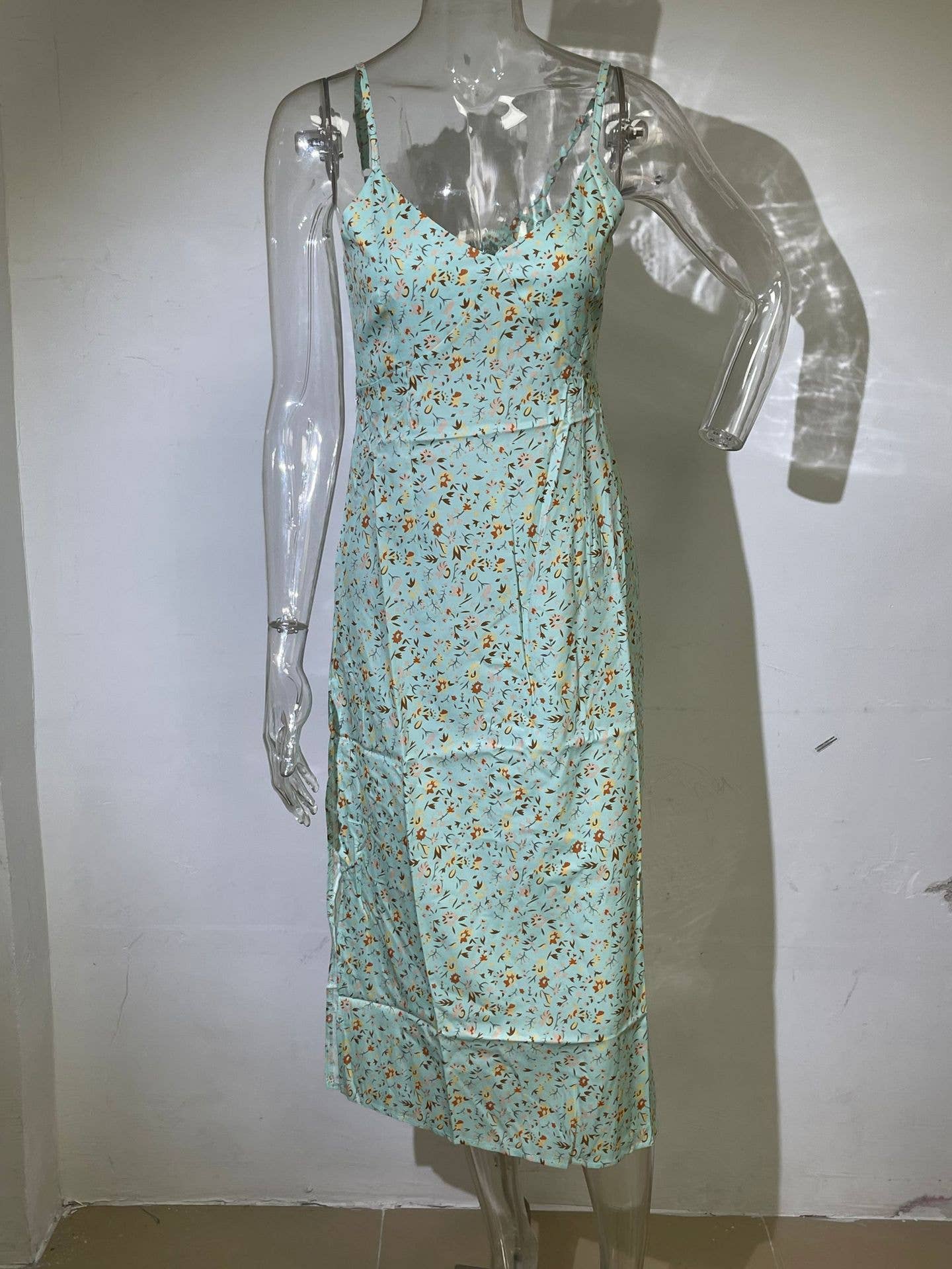 Deep V-neck backless lace printed slit dress