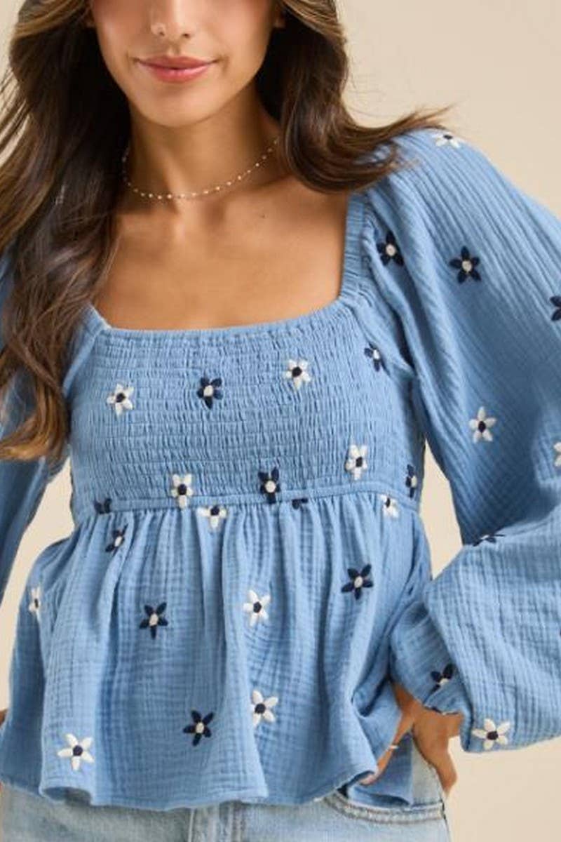 CWTBLL3953_LOOSE LANTERN SLEEVE SQUARE NECK EMBROIDERED TOP