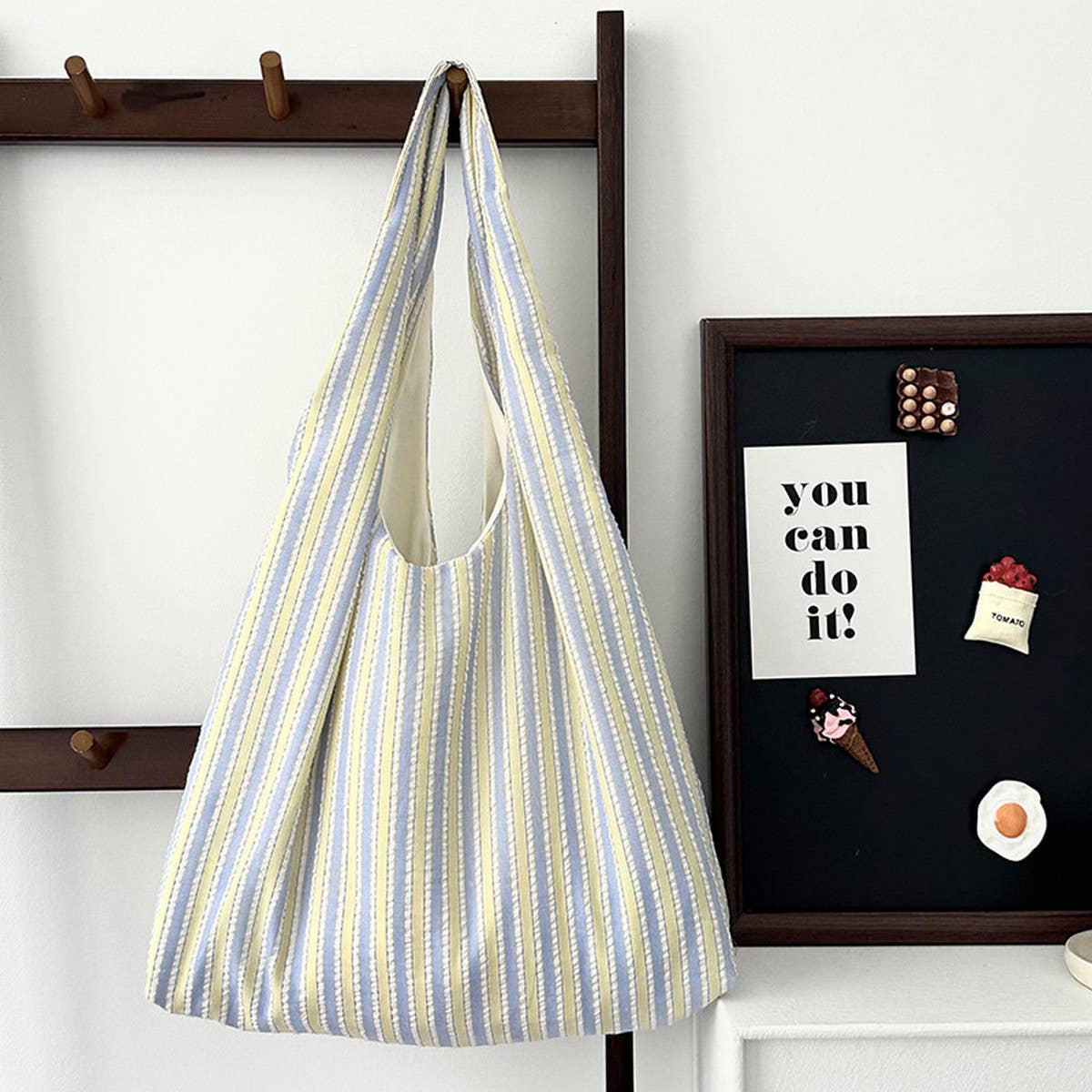 STRIPED LIGHTWEIGHT LARGE CAPACITY CANVAS BAG_CWAB3094
