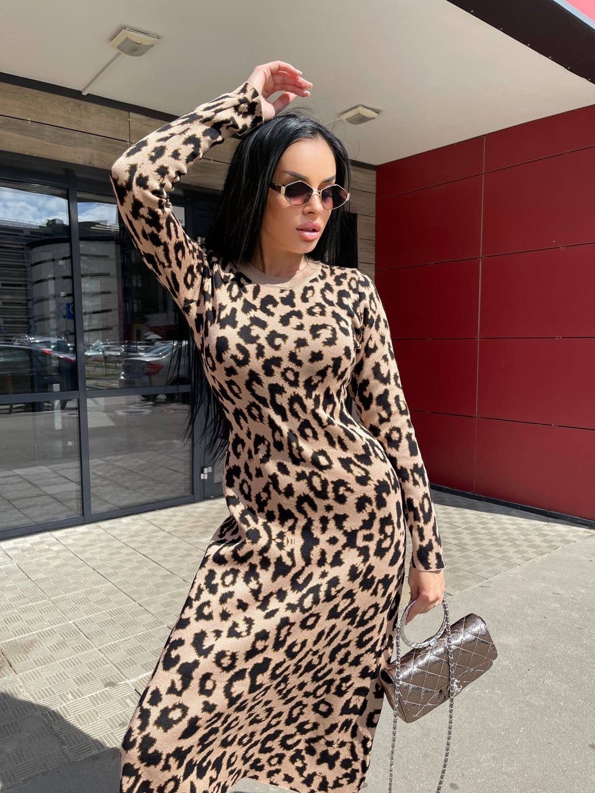 CREW-NECK LONG-SLEEVED LEOPARD PRINT KNIT DRESS