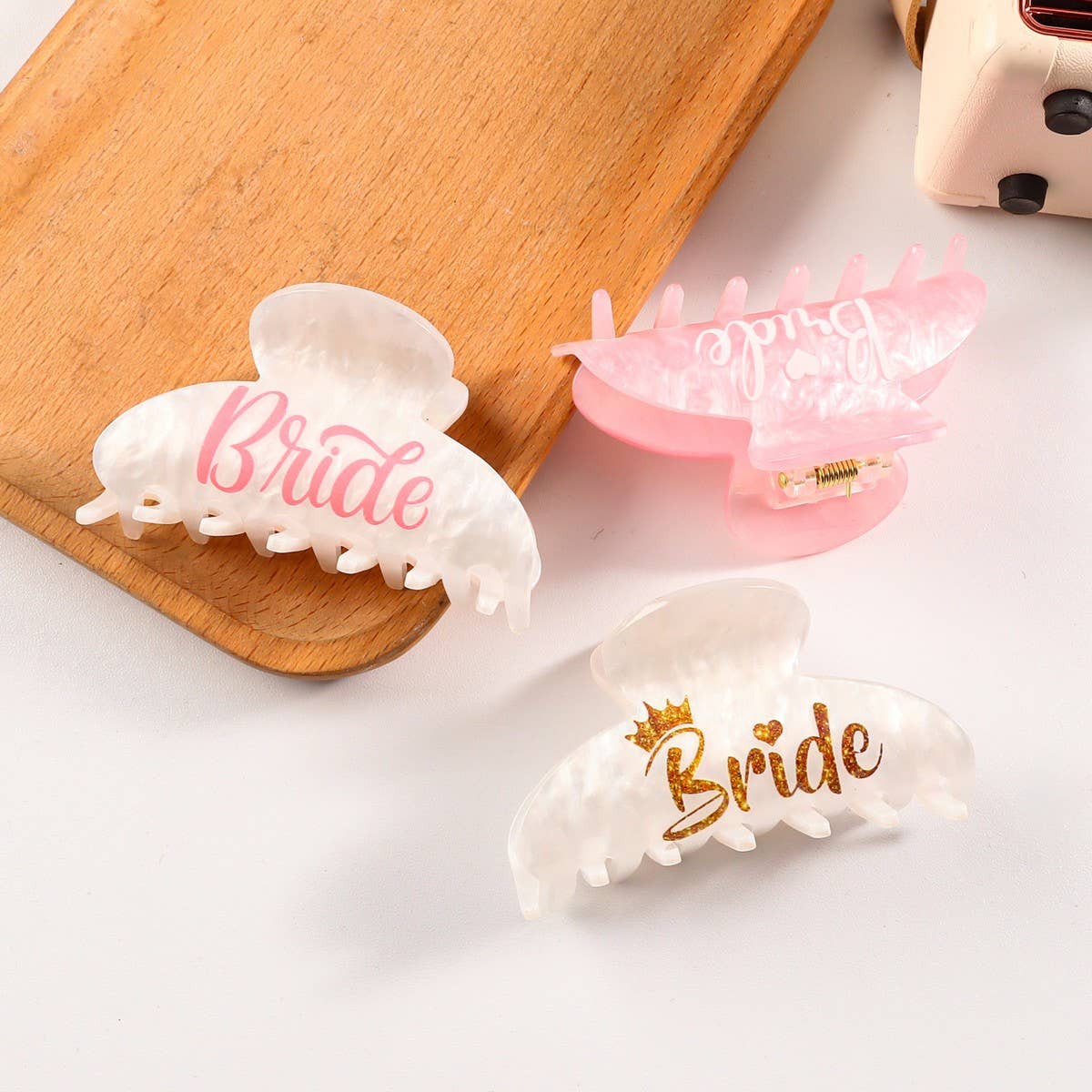 CWAHA1314_SIMPLE HAIR CLAW CLIP WITH LETTERING PRINT