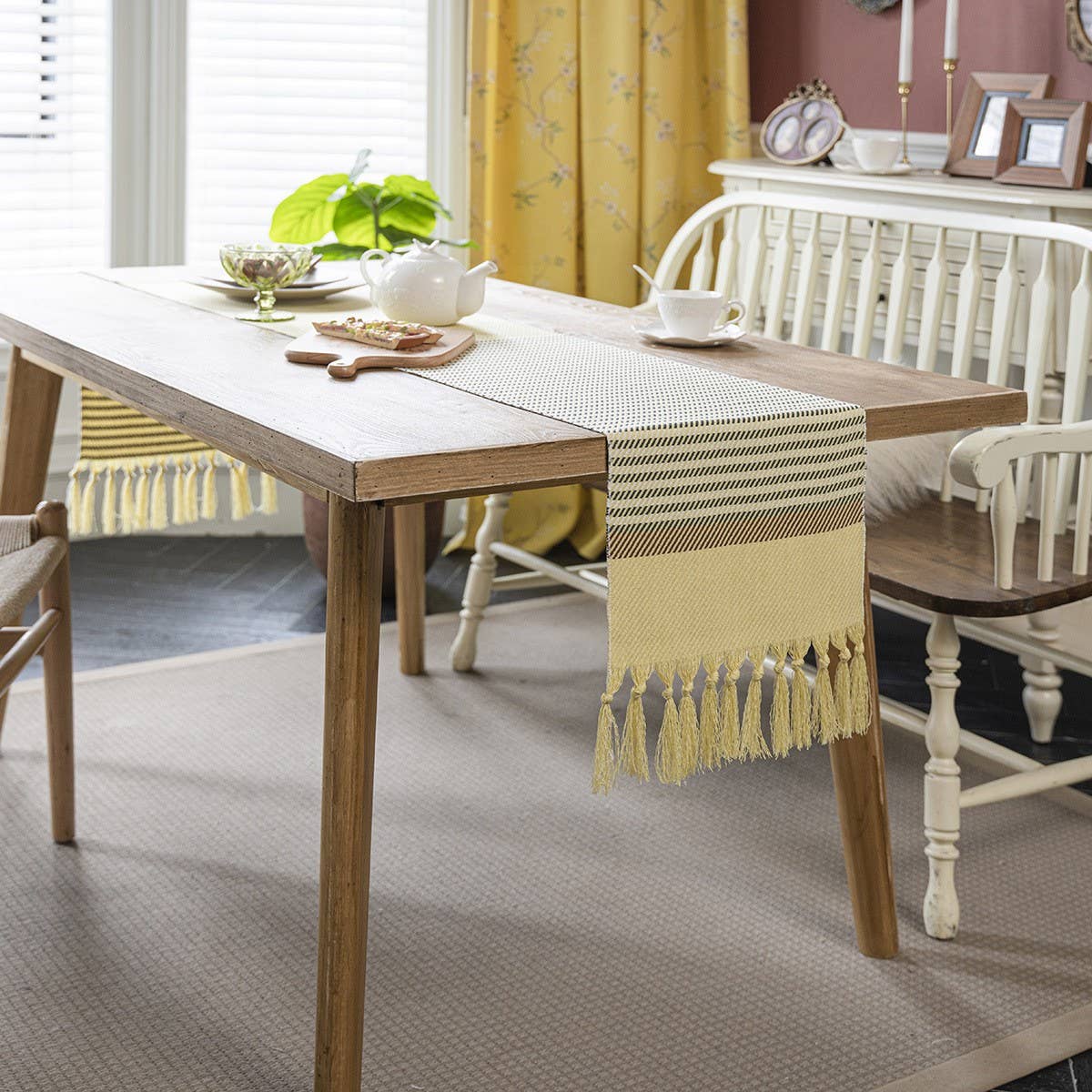 HOUNDSTOOTH TASSEL STYLISH TABLE RUNNER