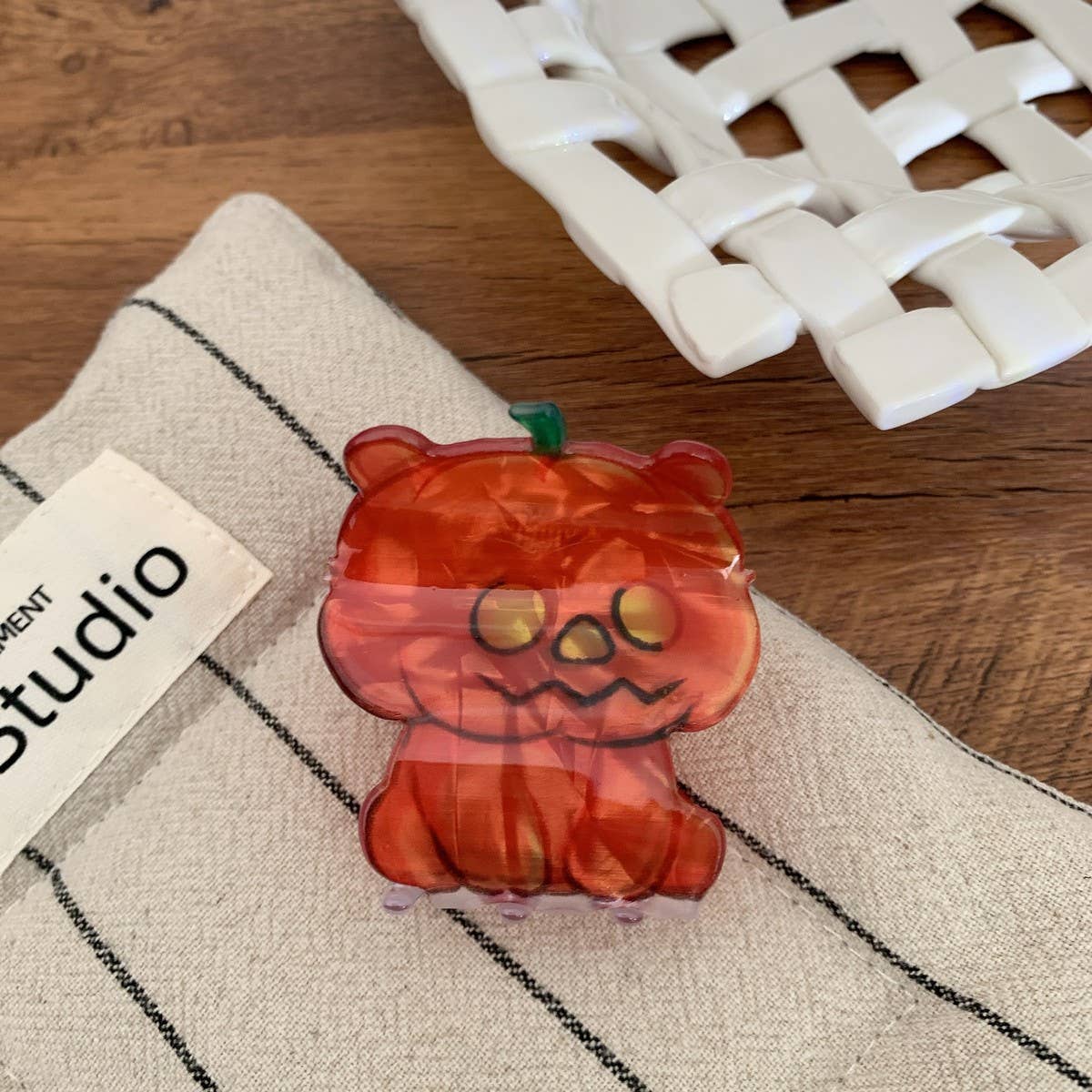 CWAHA07712_HALLOWEEN PUMPKIN BAT CLAW HAIR CLIP