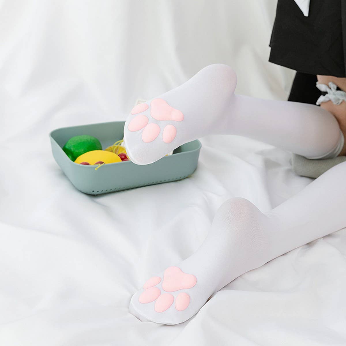 CAT PAW PRINT FAUX KNEE-HIGH SOCKS_CWMS0865