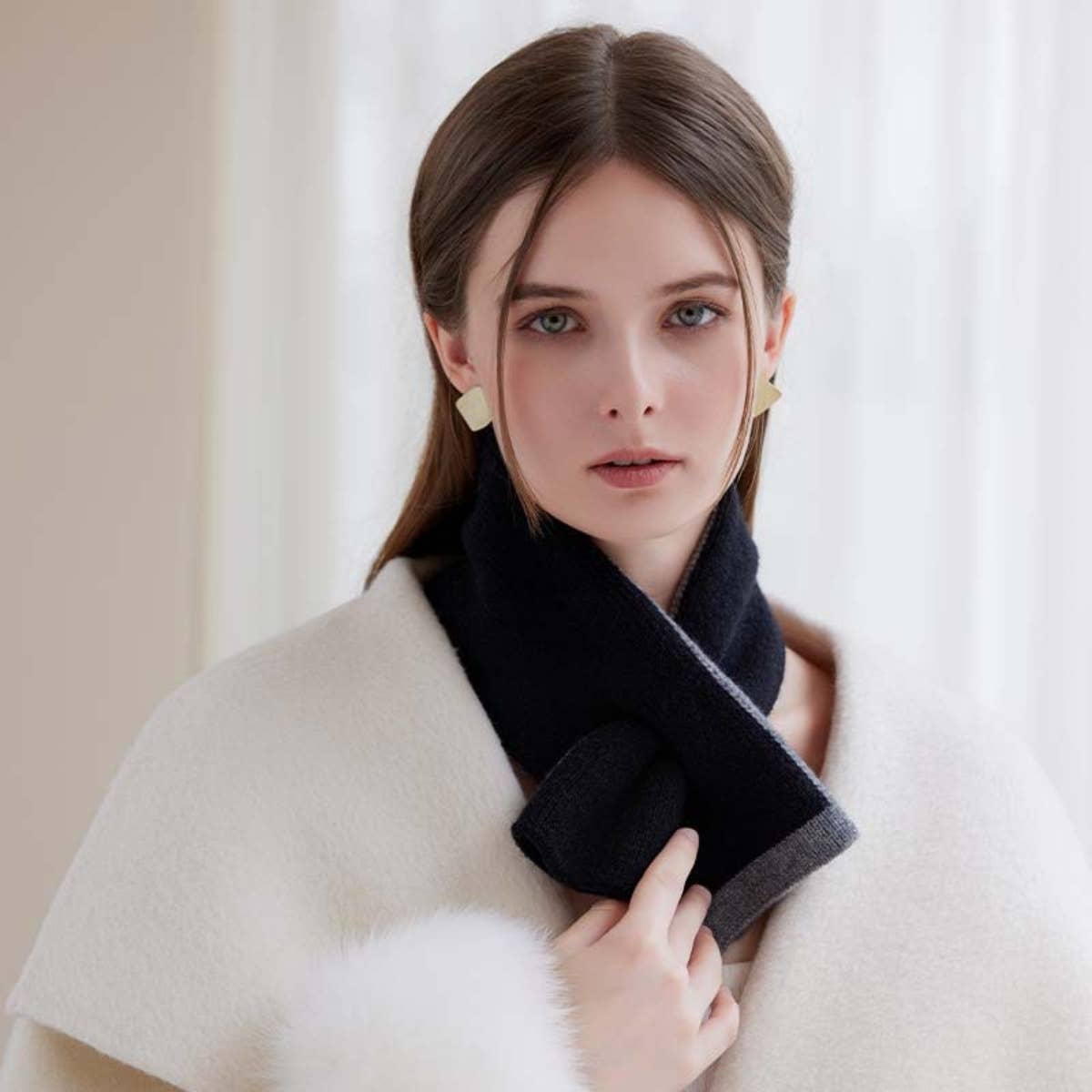 CWASC1576_DOUBLE-SIDED KNITTED SCARF WITH MIXED COLORS