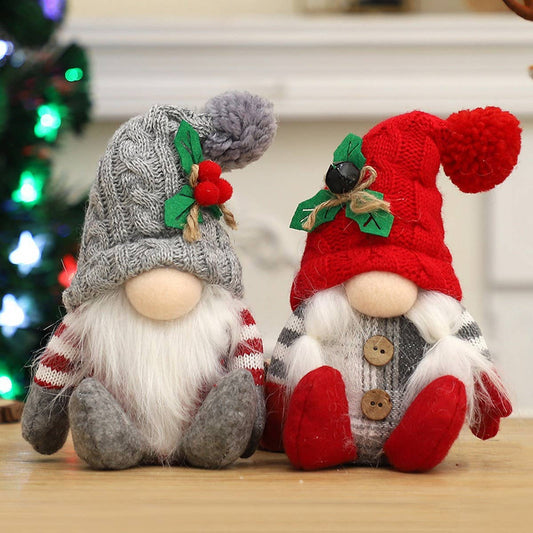 CWMM9397_CHRISTMAS POINTED HAT SITTING GNOME ORNAMENT
