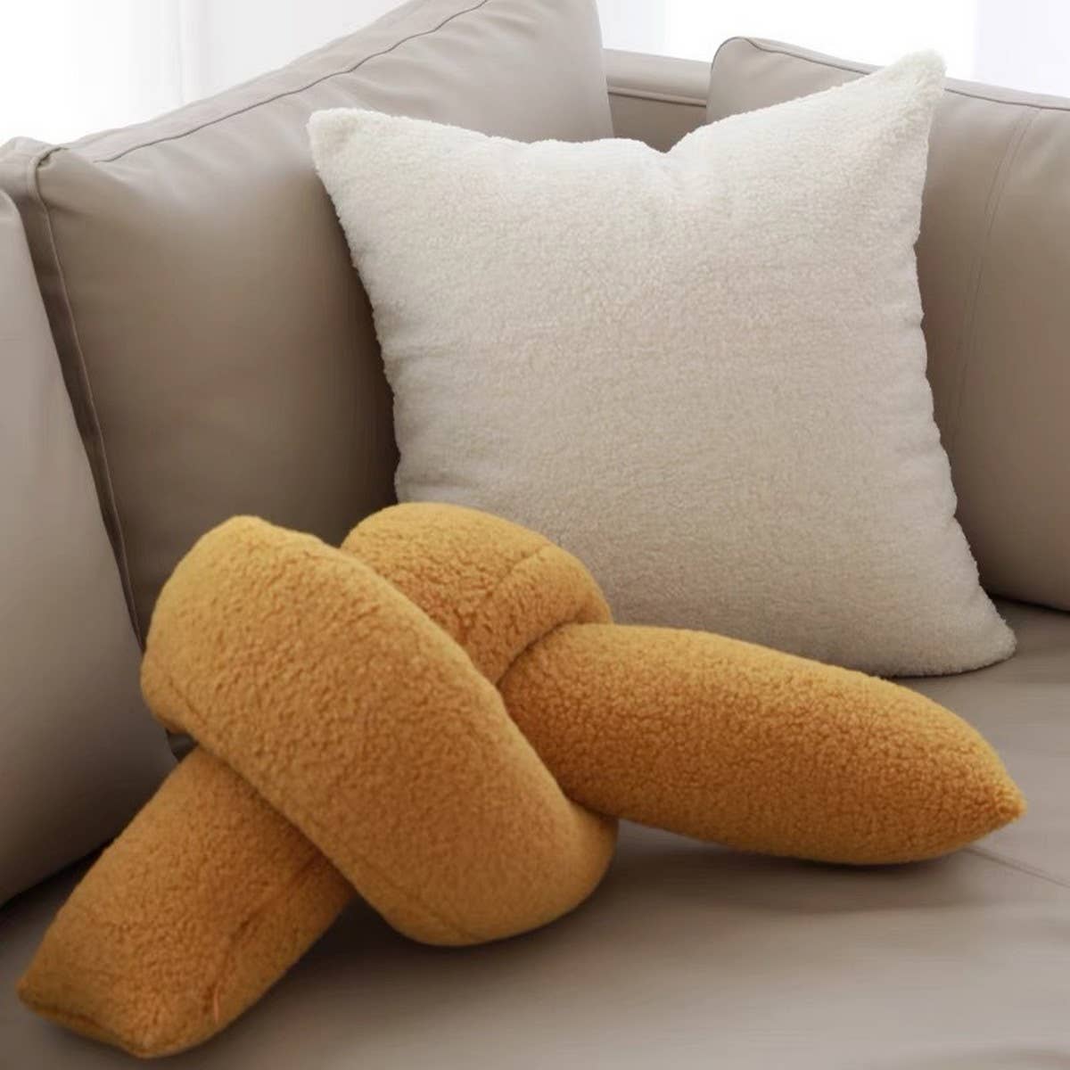 FOLDABLE PILLOW CUSHION