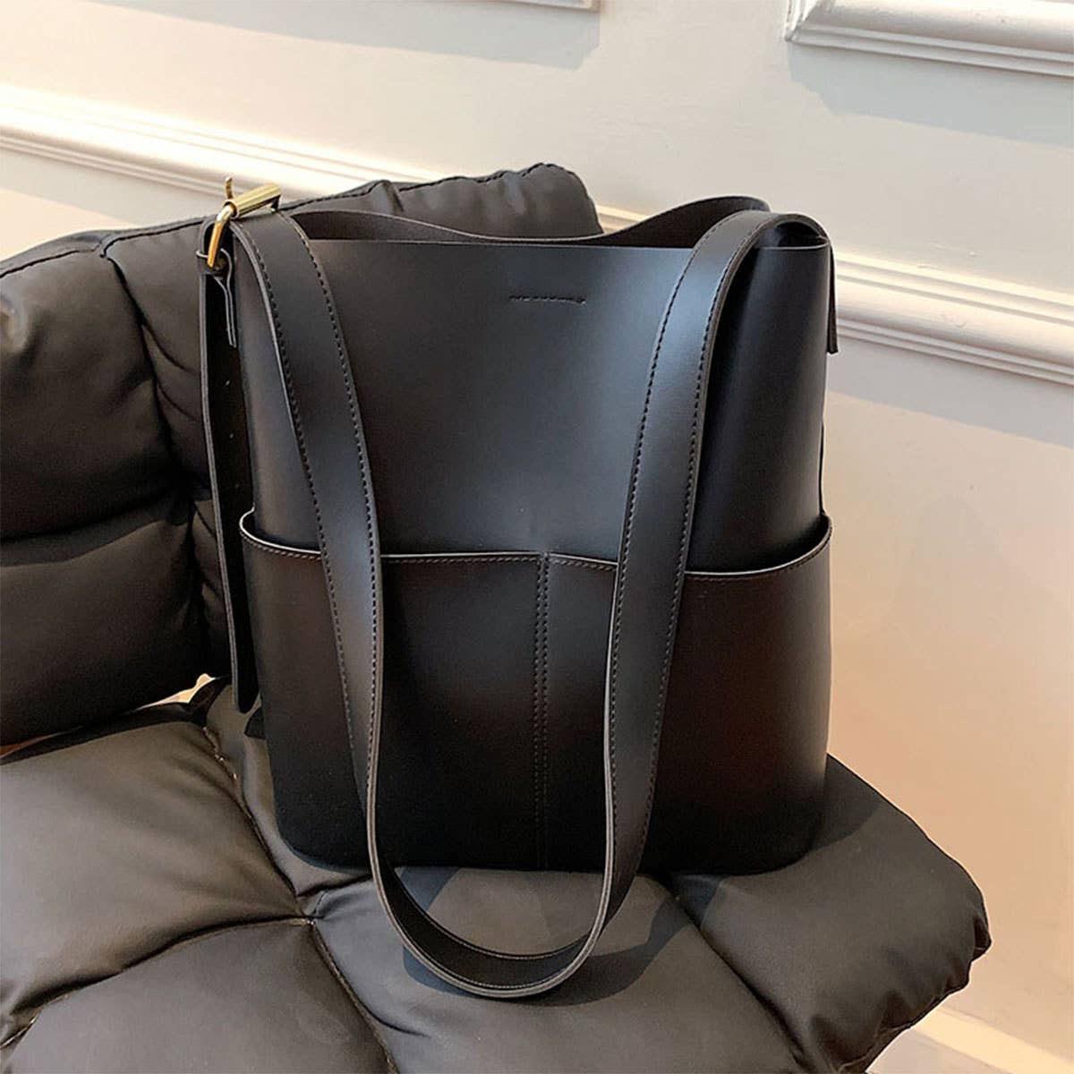WOMEN LARGE-CAPACITY DESIGN SLUNG BUCKET BAG_CWAB0961
