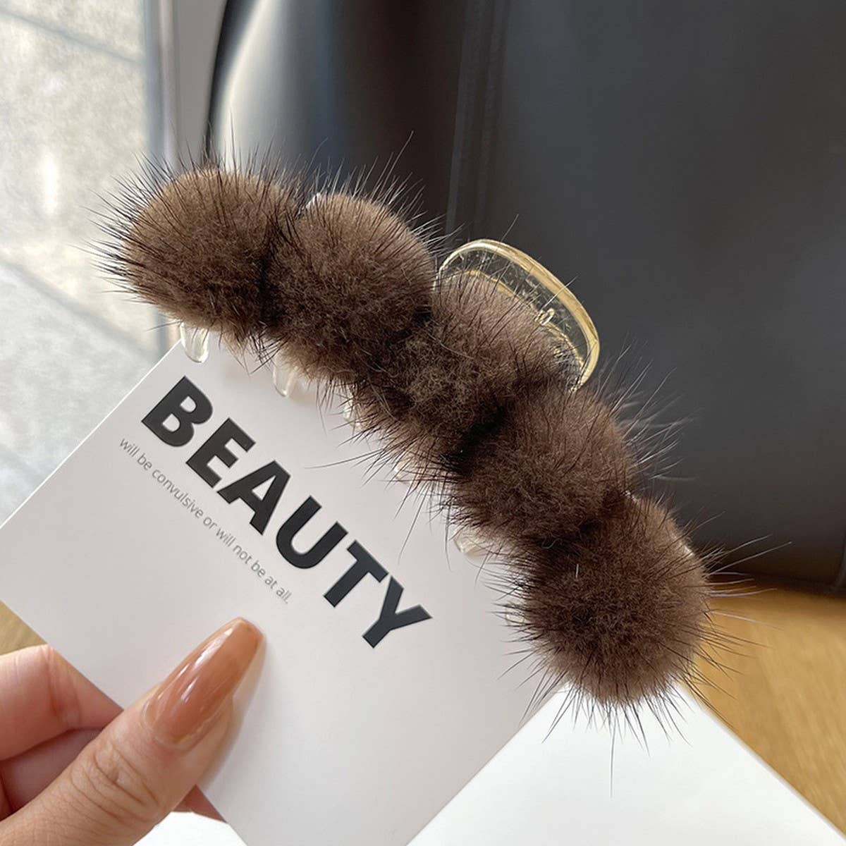TEMPERAMENT REAL MINK FUR PLUSH BALL HAIRPIN