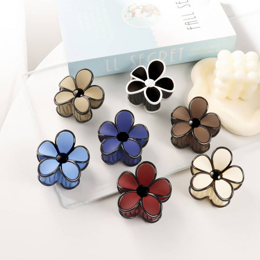 CWAHA1398_ELEGANT BLACK BORDER FLOWER HAIR CLAW CLIP