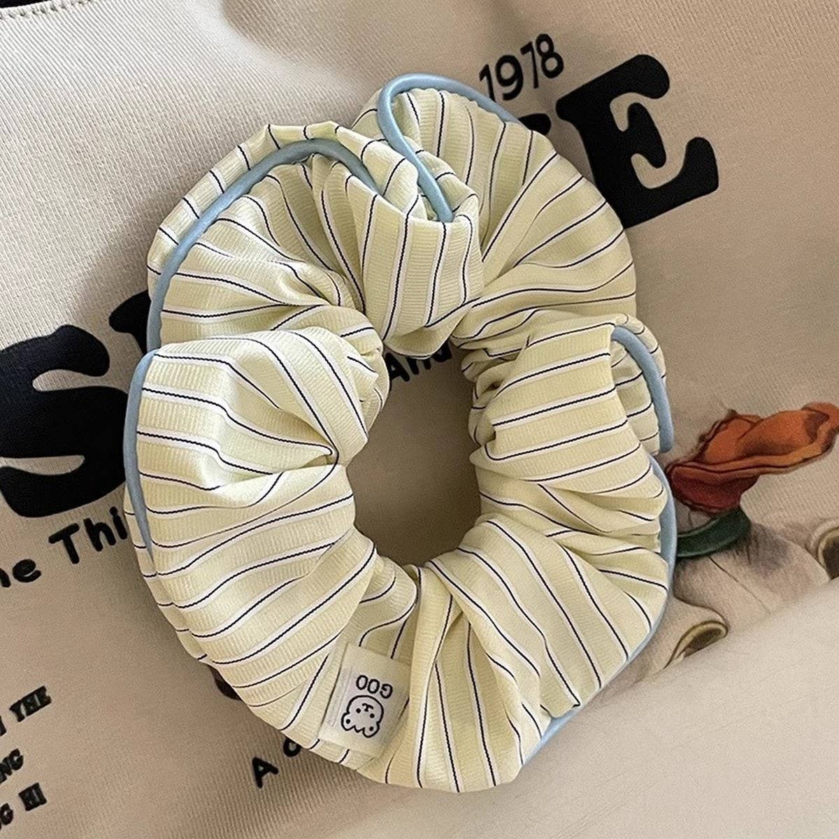 CREAM CONTRAST STRIPED HAIR TIE_CWAHA1077