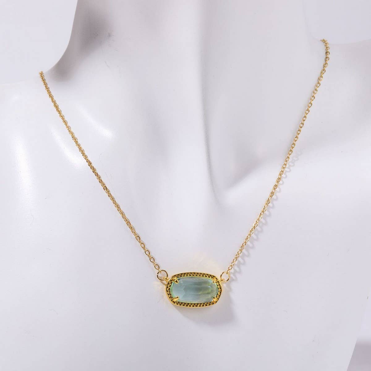 CREATIVE DECEMBER CRYSTAL PENDANT NECKLACE