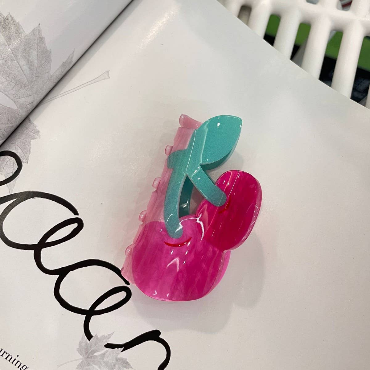 CWAHA1511_ALL KINDS OF CUTENESS HAIR CLAW CLIP