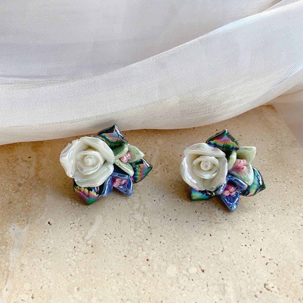 VINTAGE ART CAMELLIA FOREST EARRINGS