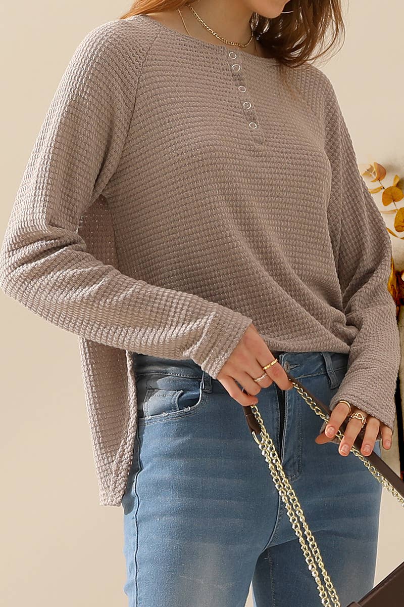 CWTTL1099-P-M_R NECK EYELET REGLAN SWEATER KNIT TOP
