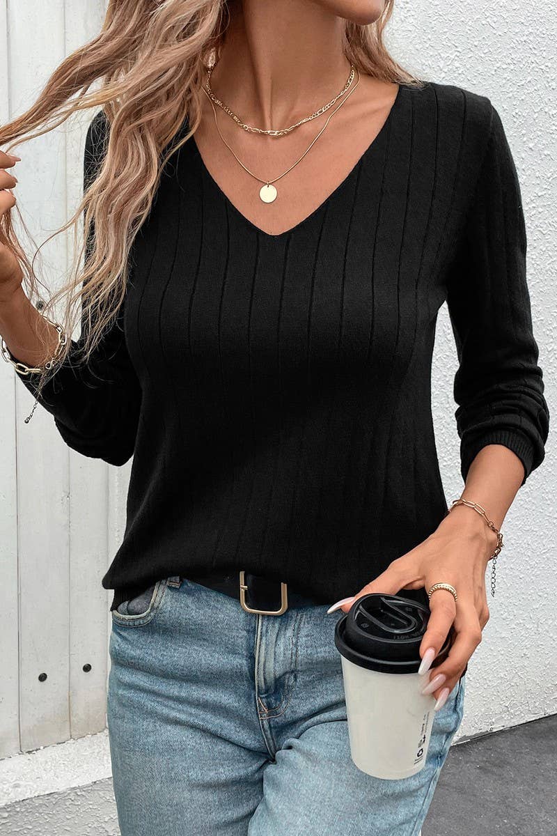 CWTBLL1241_BLACK KNITTED TOP WITH V-NECK