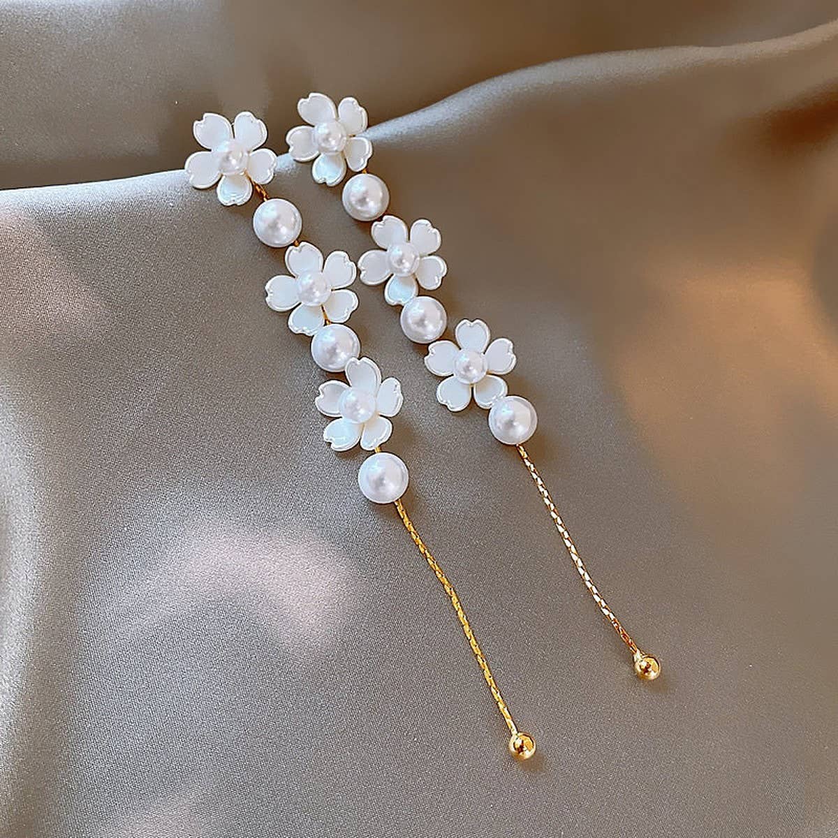 FRENCH RETRO PEARL FLOWER LONG TASSEL EARRINGS