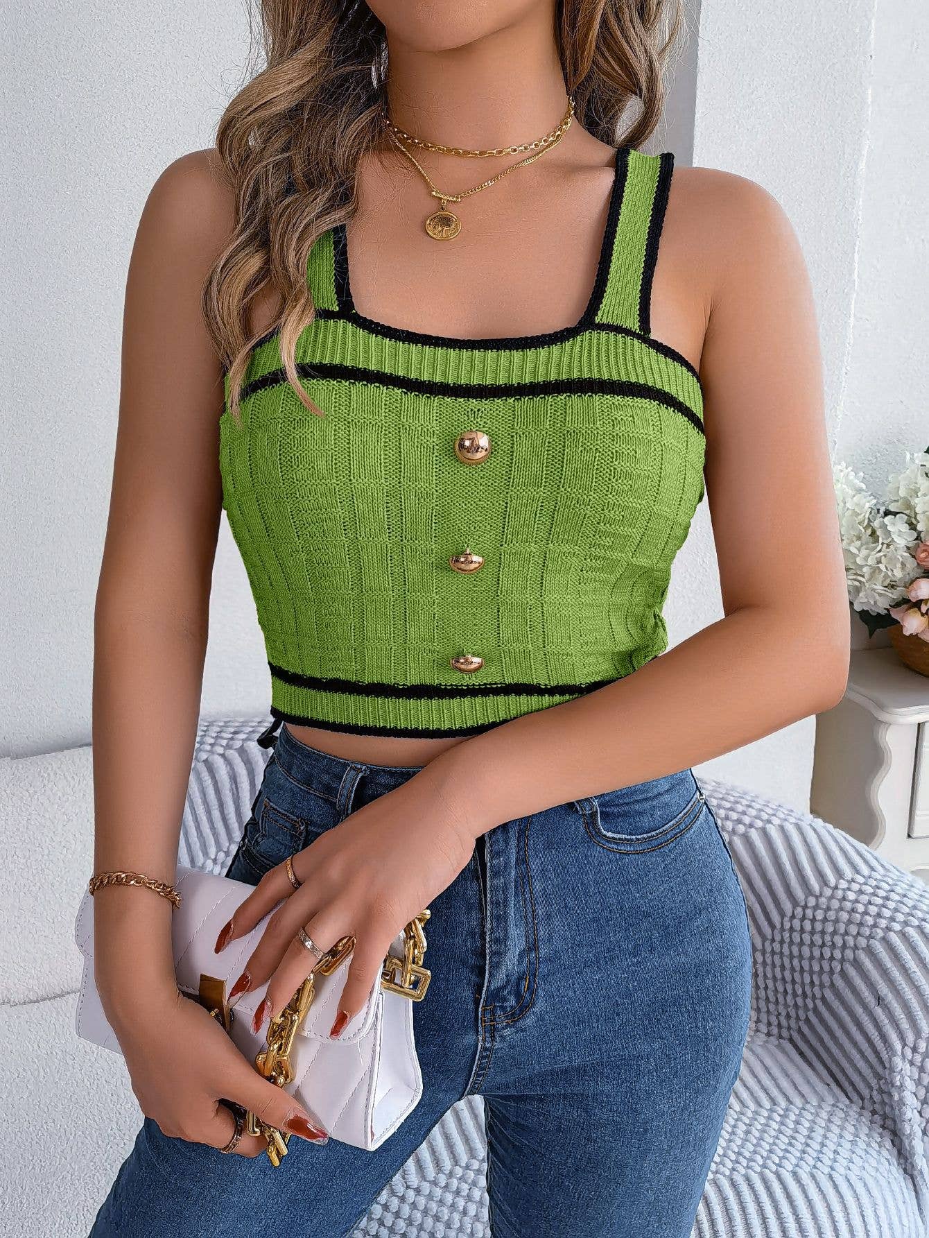 Contrasting color button-up sleeveless crop knit