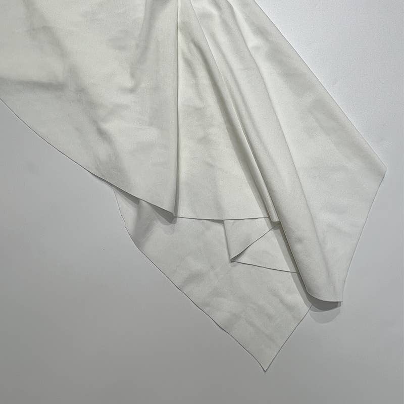 A stylish and elegant sleeveless strapless dress