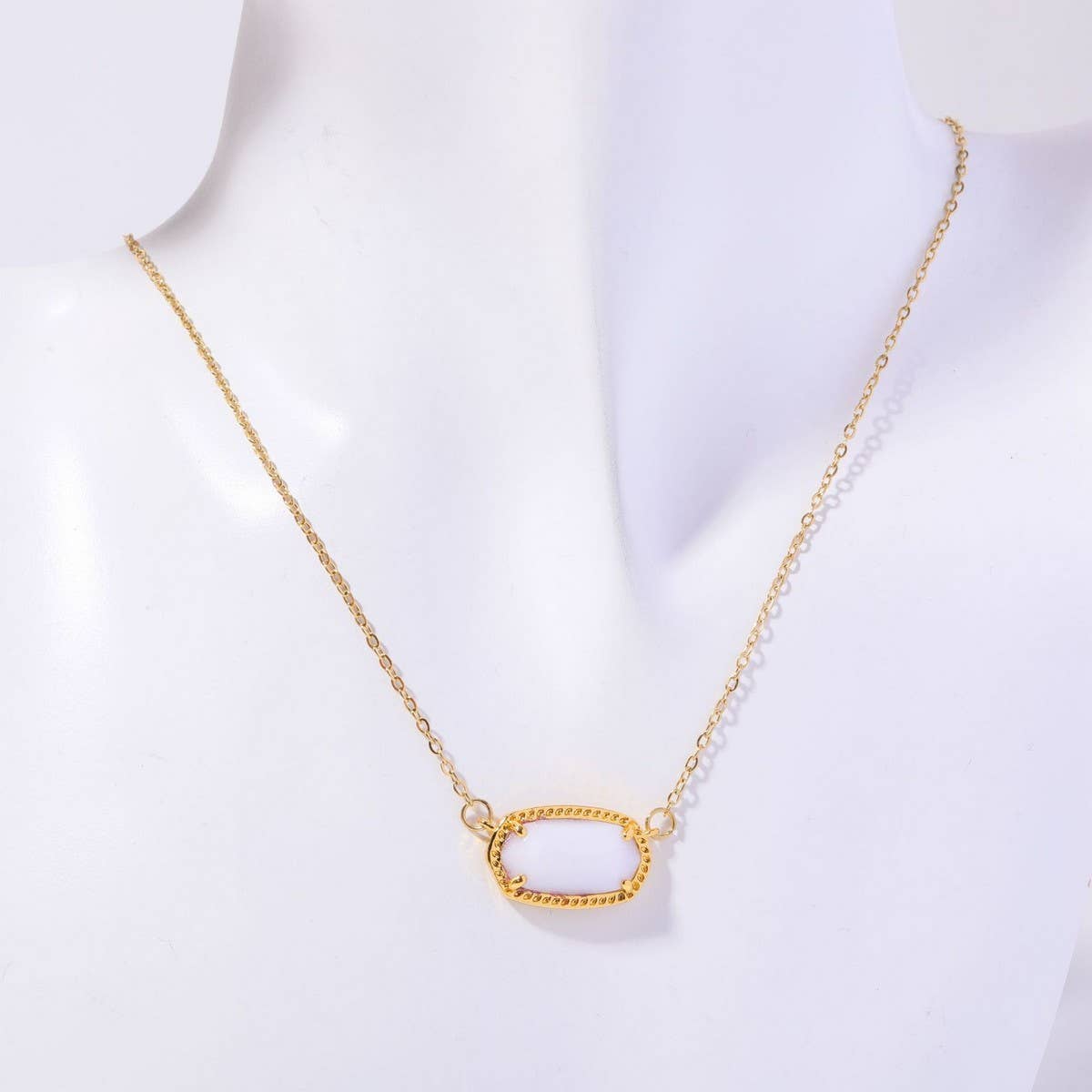 CREATIVE DECEMBER CRYSTAL PENDANT NECKLACE