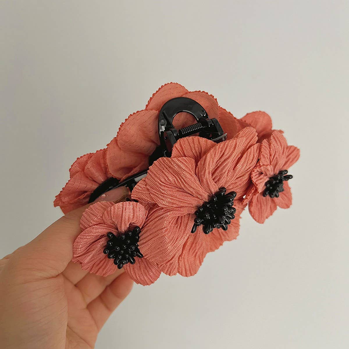 RETRO THREE-DIMENSIONAL FLOWER HAIRPINS_CWAHA1200