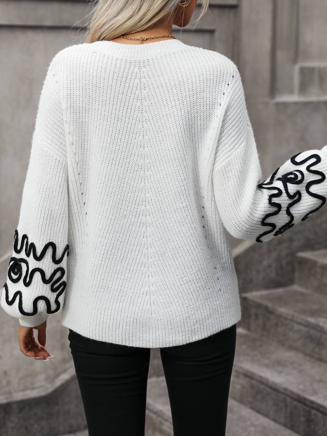 Fashionable jacquard round-neck knitted sweater