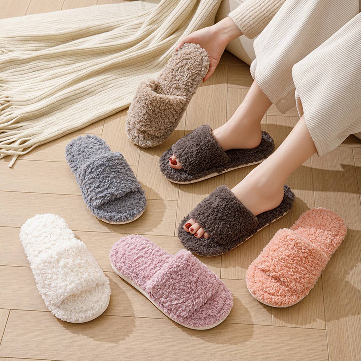SIMPLE HOME CURLY OPEN PLUSH COTTON SLIPPERS_CWSHS0847