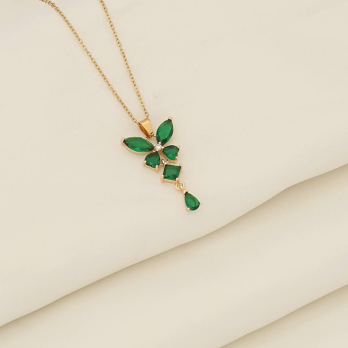 STYLISH BUTTERFLY TASSEL PENDANT NECKLACE_CWAHA0880