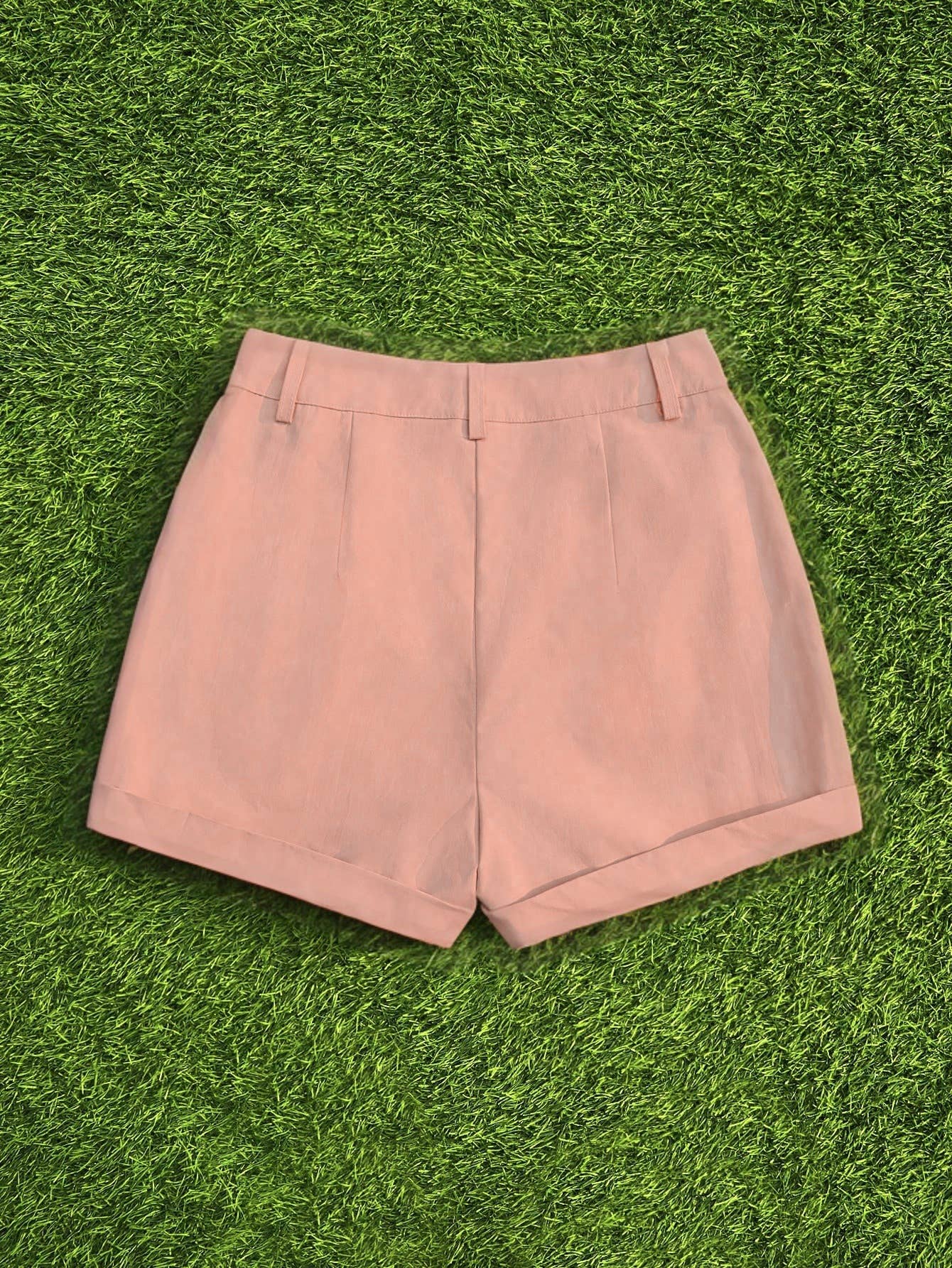Casual, loose, simple and solid-colored shorts