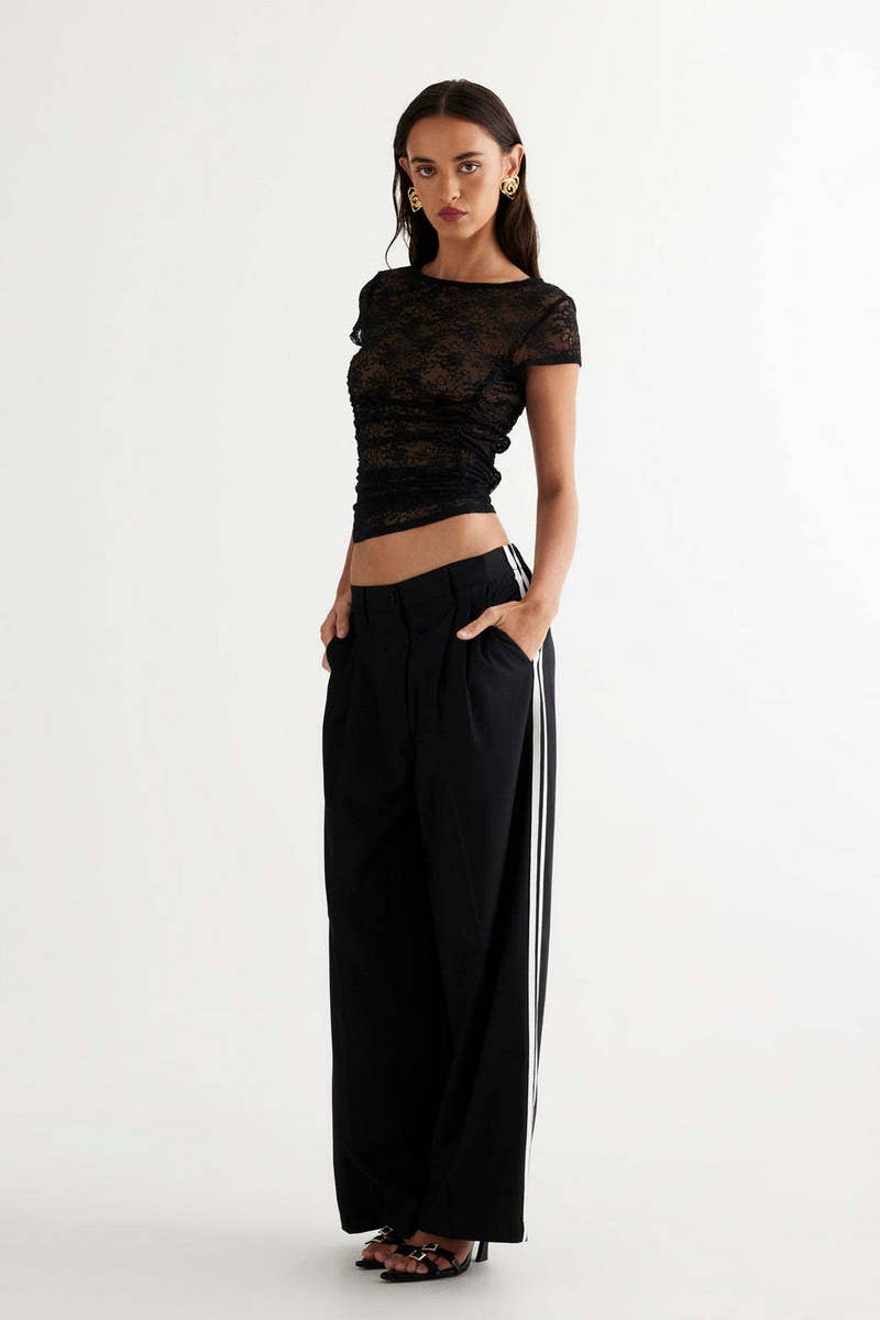 CWTBLS2220_LACE HOLLOW OUT CREW NECK SHORT SLEEVE TOP