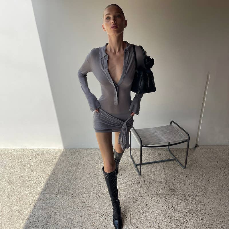 A polo collar form-fitting body-hugging skirt