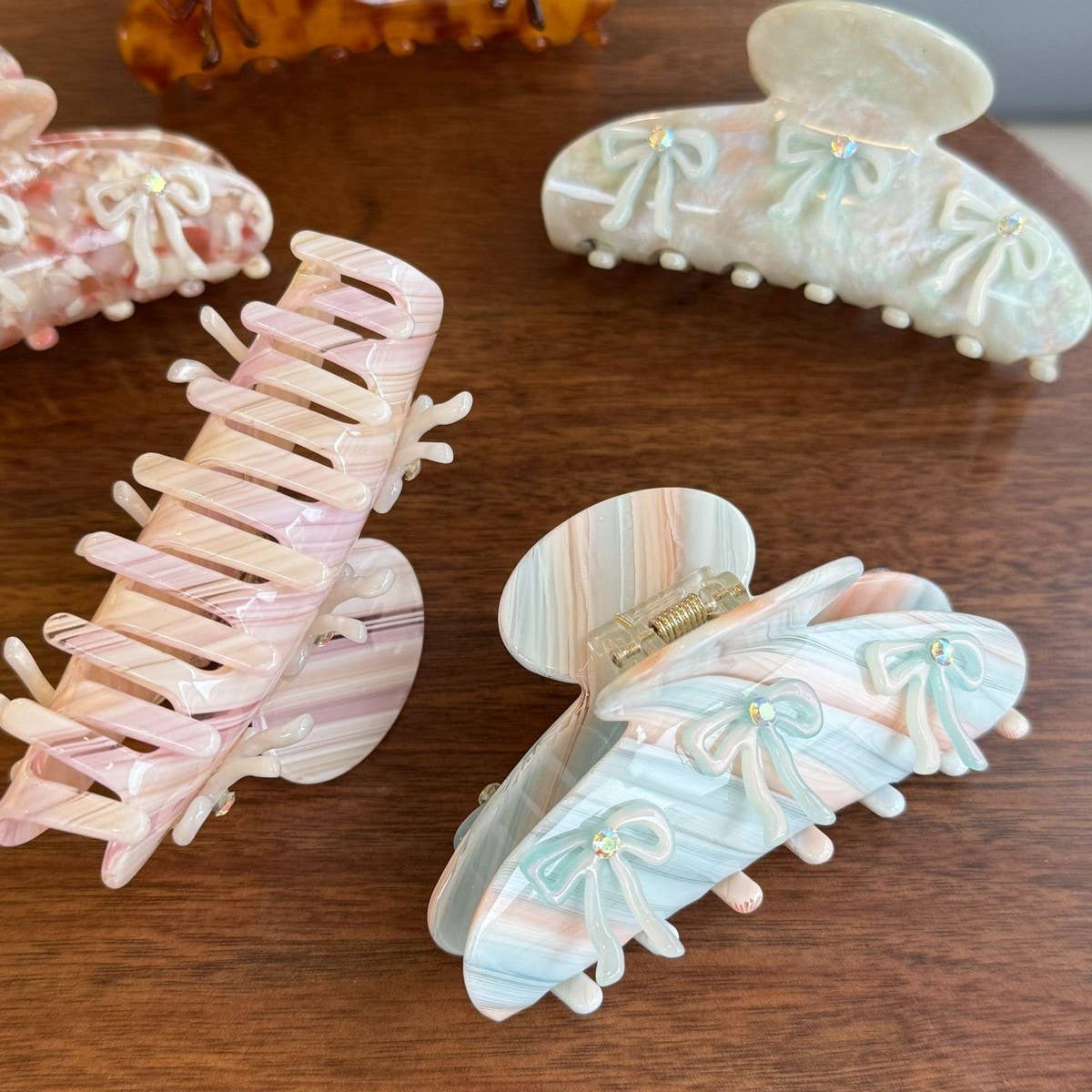 CWAHA4554_NEW THREE-DIMENSIONAL DIAMOND BOW HAIRPIN