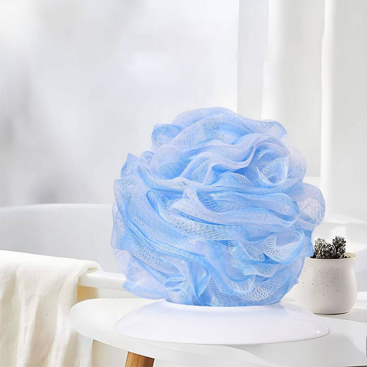 GRADIENT COLOR SOFT AND NON-FADING BATH POUF