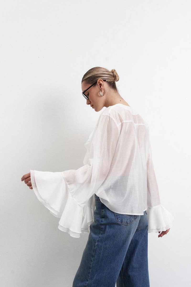 CWTBLL555_SOLID COLOR V-NECK RUFFLED LACE-UP SHIRT