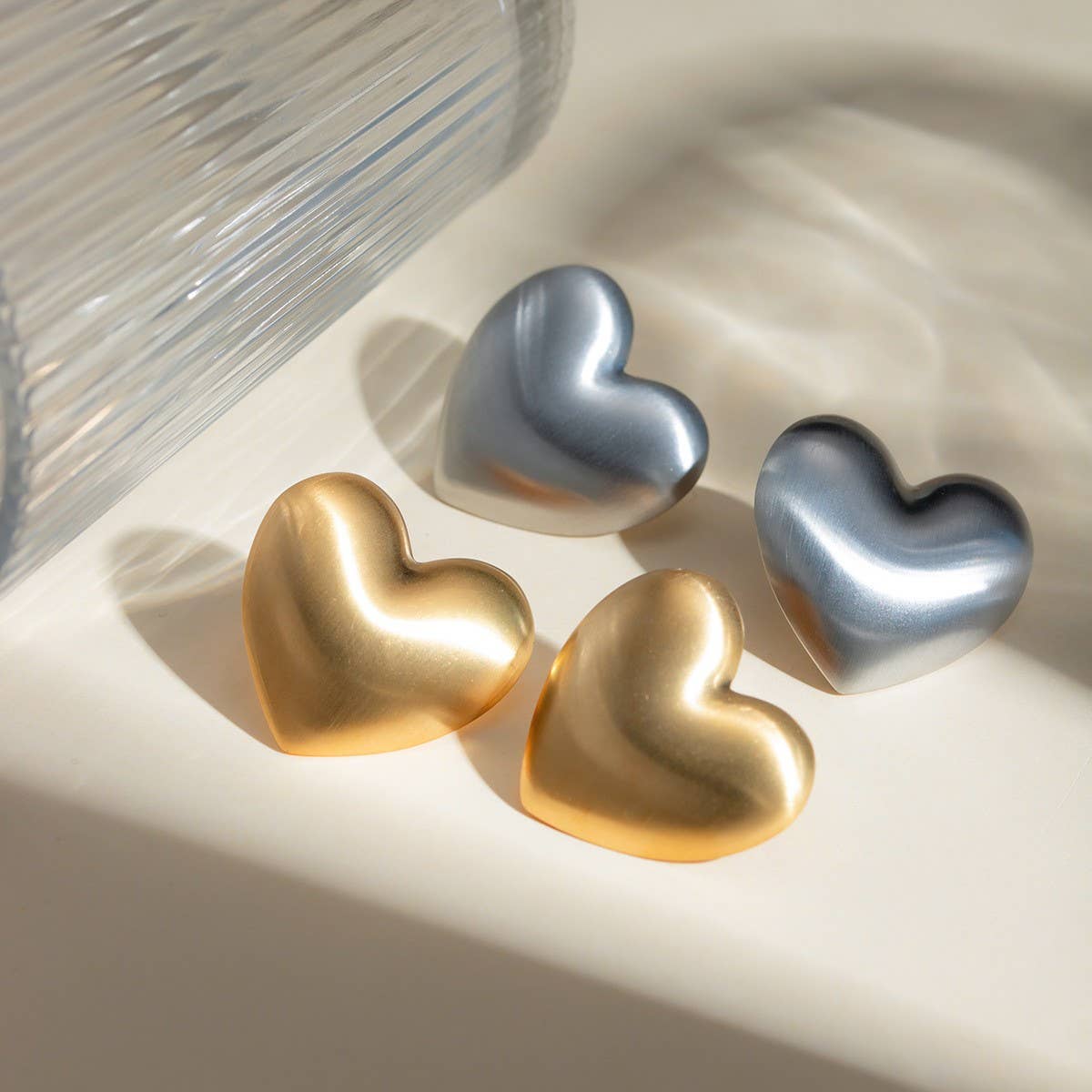 POPULAR AND VERSATILE HEART-SHAPED EARRINGS_CWAJE1791