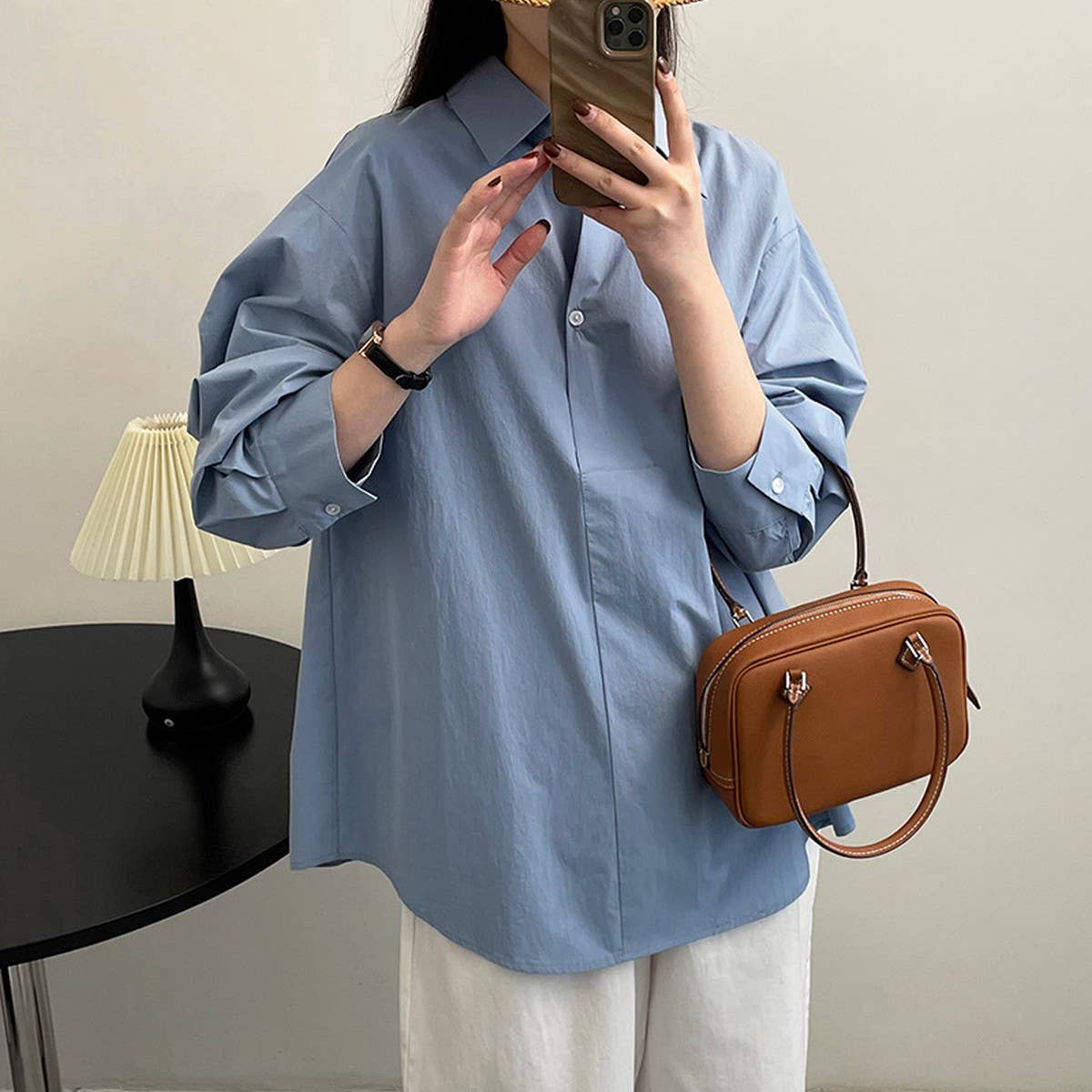 Basic solid color V-neck washed cotton shirt