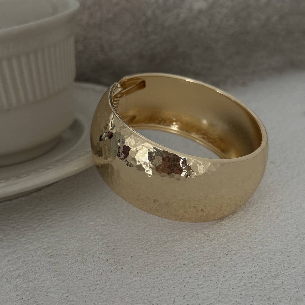 Hip-Hop Glossy Spring Cuff Bracelet for Womens