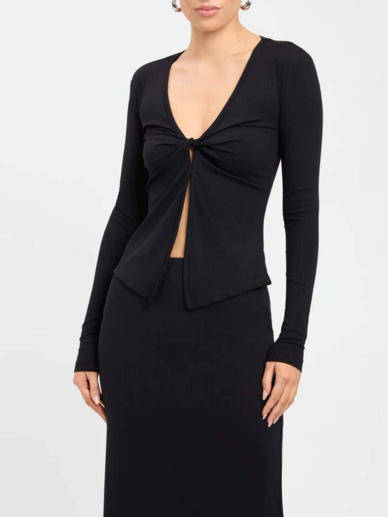 CUT-OUT V-NECK CROP SHORT LONG-SLEEVED TOP