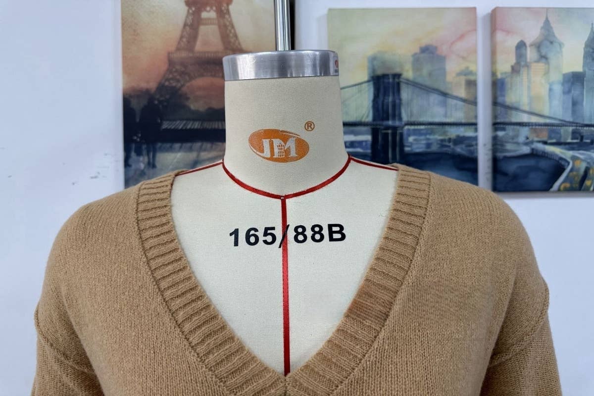 CWOSWL606  Long Sleeve Casual V-Neck Pullover Sweater