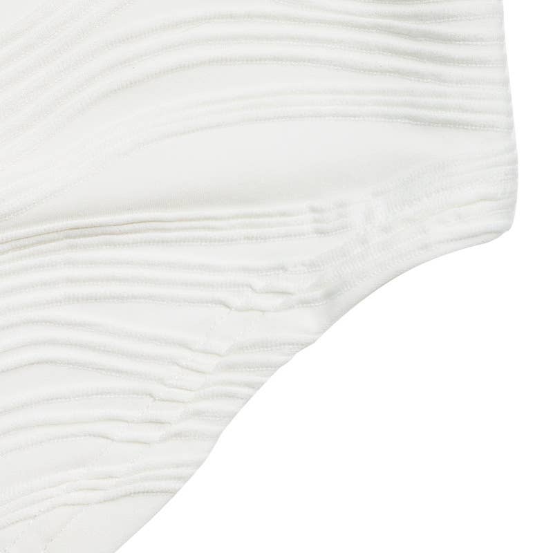 Curved-striped textured round-neck T-shirt