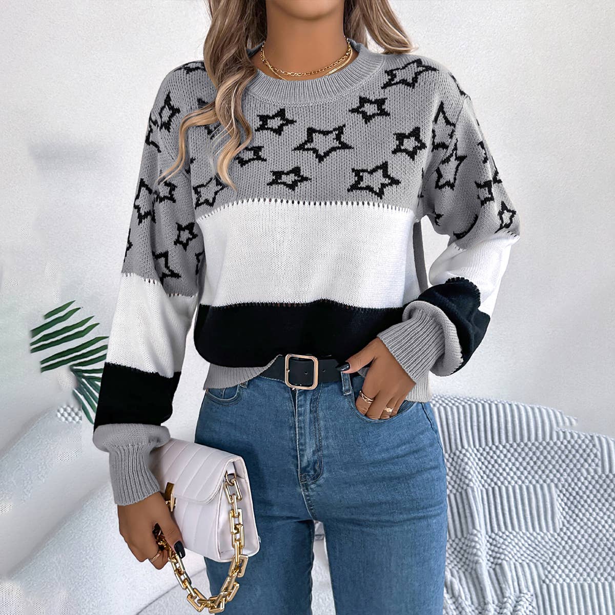 COLOR MATCHING STAR CUTOUT PULLOVER