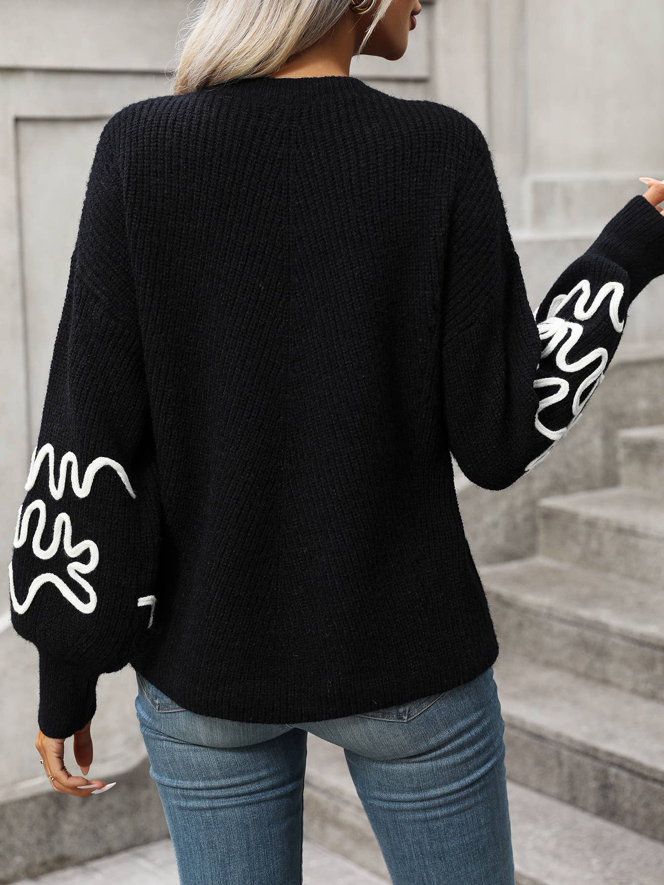Fashionable jacquard round-neck knitted sweater