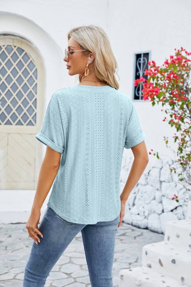 CWTBLS0884_V-NECK CUFFED SHORT-SLEEVED BUTTON-DOWN T-SHIRT