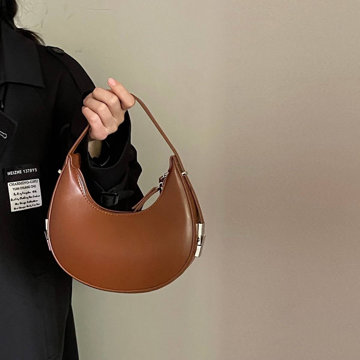 CWAB4834_NEW VERSATILE CRESCENT-SHAPED UNDERARM BAG