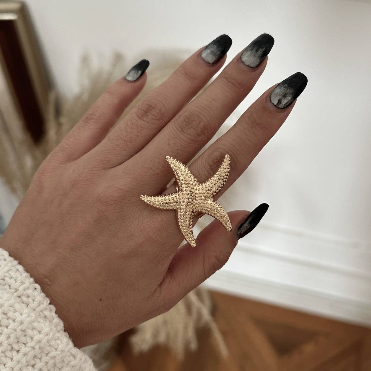 IRREGULAR HOLLOW WINDING IMITATION PEARL RING