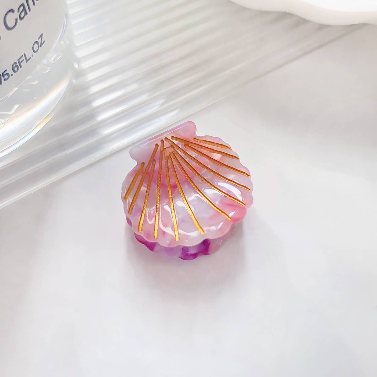 Cute mini gradient color shell acetic acid gripper